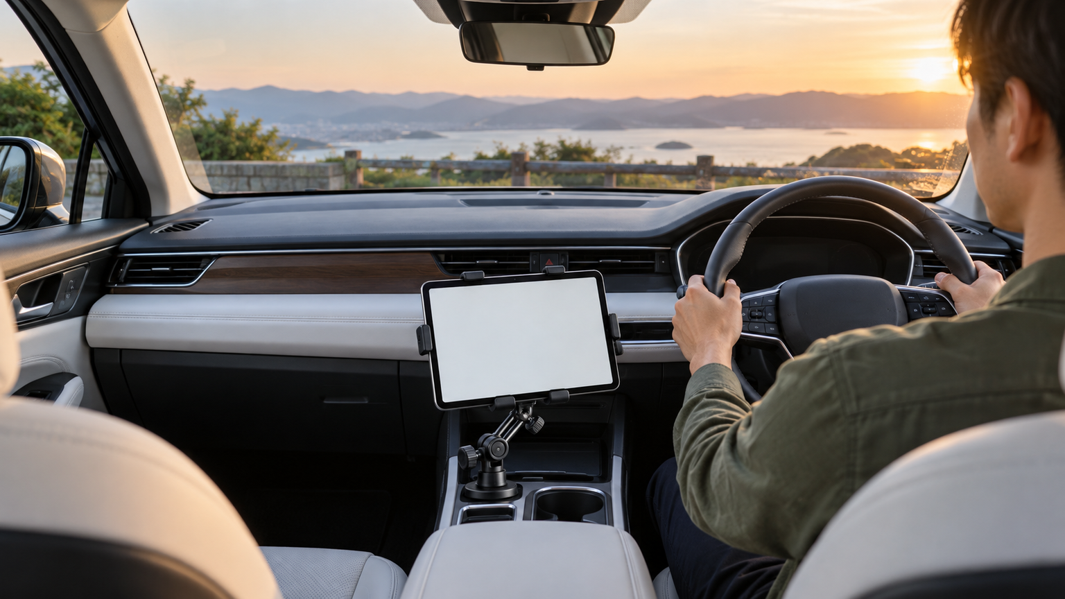 iPadを安全かつ見やすく車載するための選び方